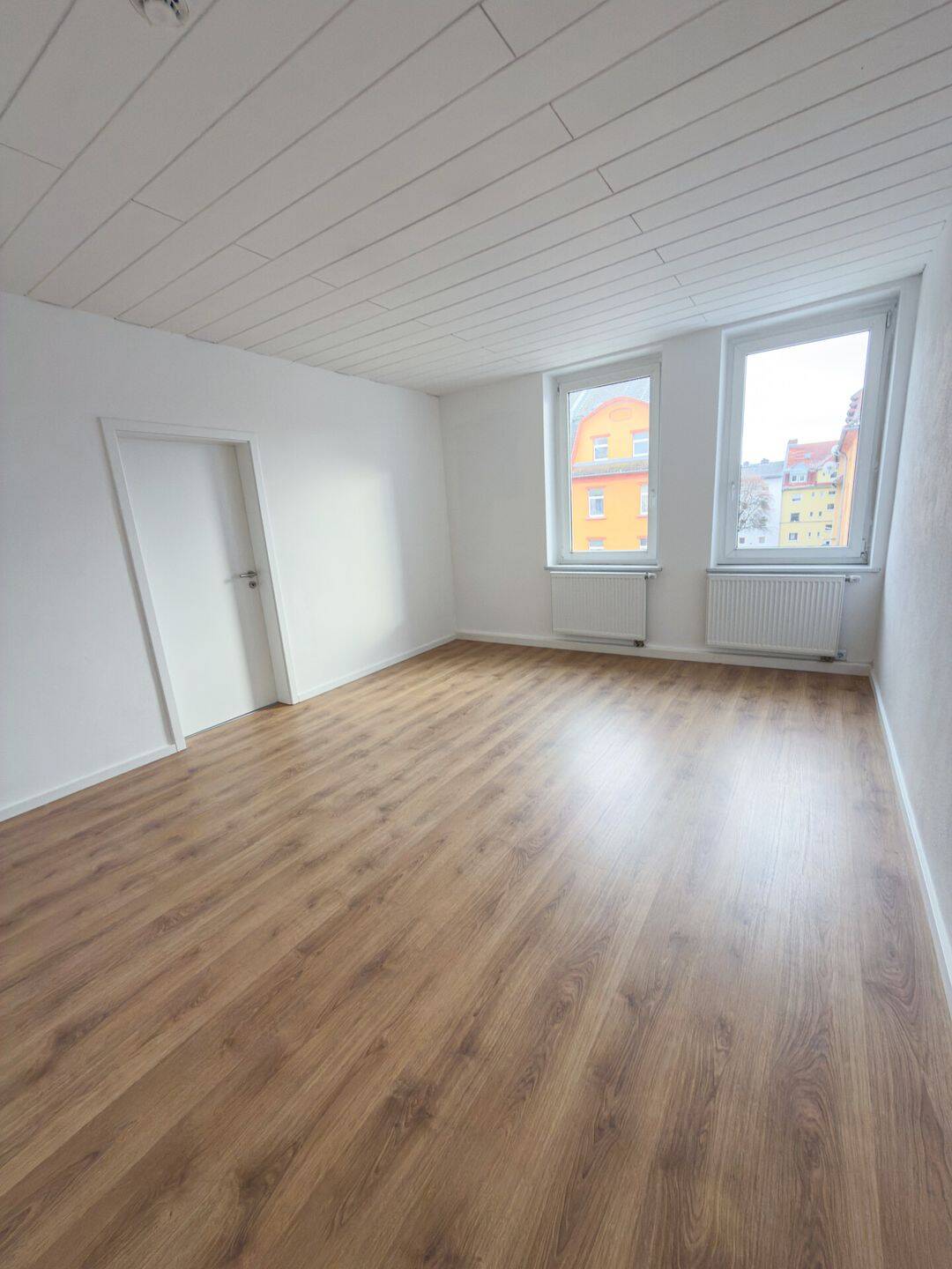 renovierte Wohnung in Hof – unweit Freiheitshalle – ca. 82 m² Wohnfläche, 95030 Hof (Epplas Innenstadt Osseck Unterkotzau Wölbattendorf)