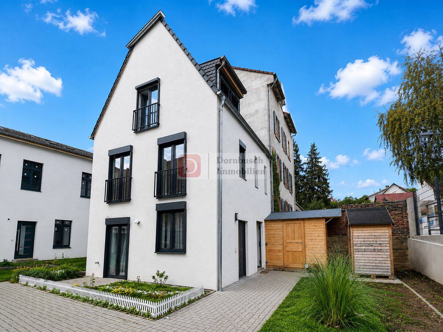 Top!! Modernes Haus über zwei Etagen mit Dachstudio und hochwertiger Ausstattung, 60433 Frankfurt am Main (Bonames Dornbusch Eschersheim Frankfurter Berg Preungesheim)
