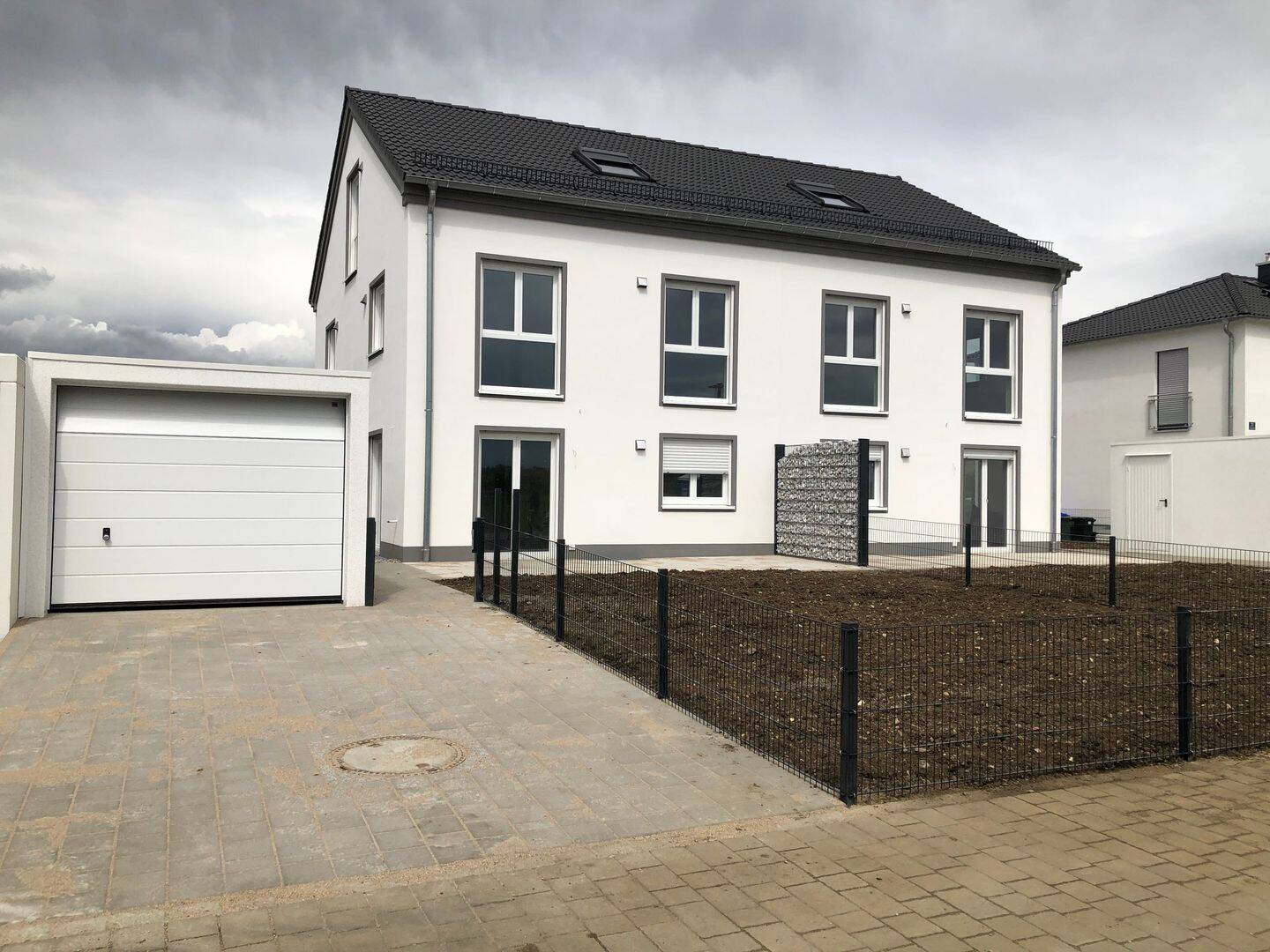 Großzügige Doppelhaushälfte 178m², Bj2019, 85051 Ingolstadt