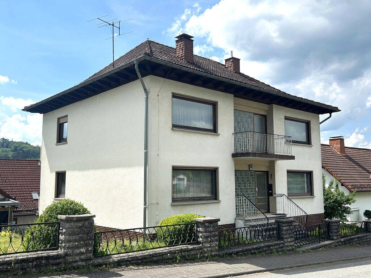 Breidenbach: Familienhaus mit Charme und Potenzial, 35236 Breidenbach