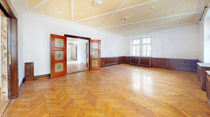 Altbauperle mit Seltenheitswert: Großzügige 8-Zimmer-Wohnung und unverwechselbarer Charakter, 90762 Fürth (Innenstadt)