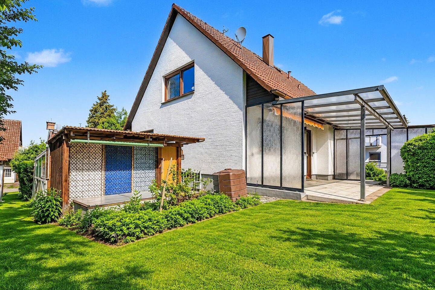 Neues Zuhause in Dußlingen: Freistehendes Einfamilienhaus mit 6 Zimmern in familienfreundlicher Lage, 72144 Dußlingen