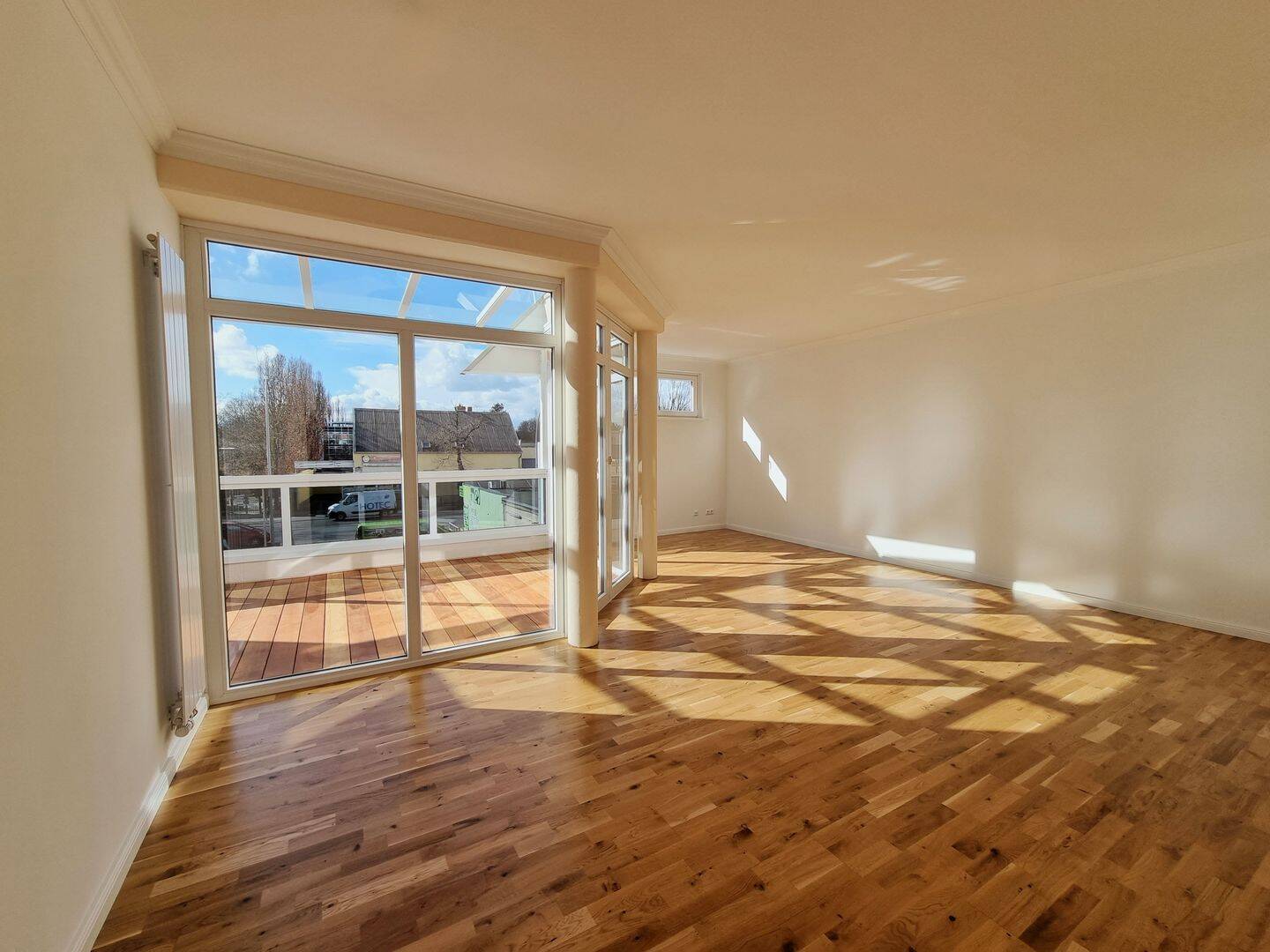 Großzügige 3-Zimmer-Wohnung mit Wintergarten, privater Dachterrasse und Blick ins Grüne, 12351 Berlin (Neukölln Britz Buckow Gropiusstadt Rudow)
