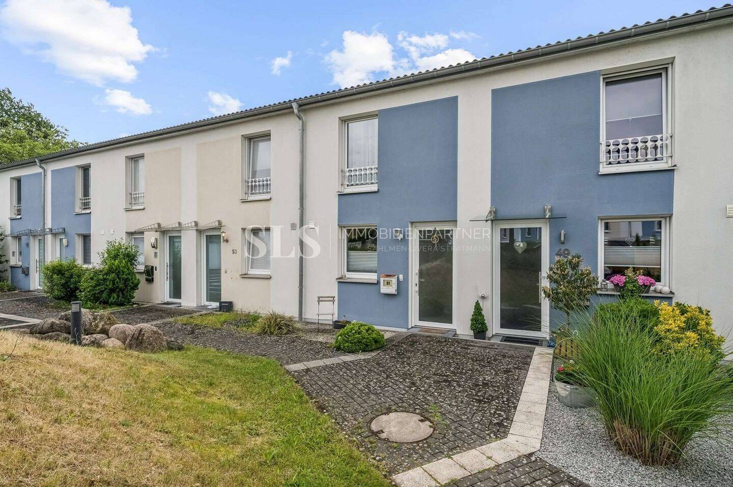 Neuwertiges Reihenhaus in WEG-Anlage mit Garten in Korschenbroich, 41352 Korschenbroich