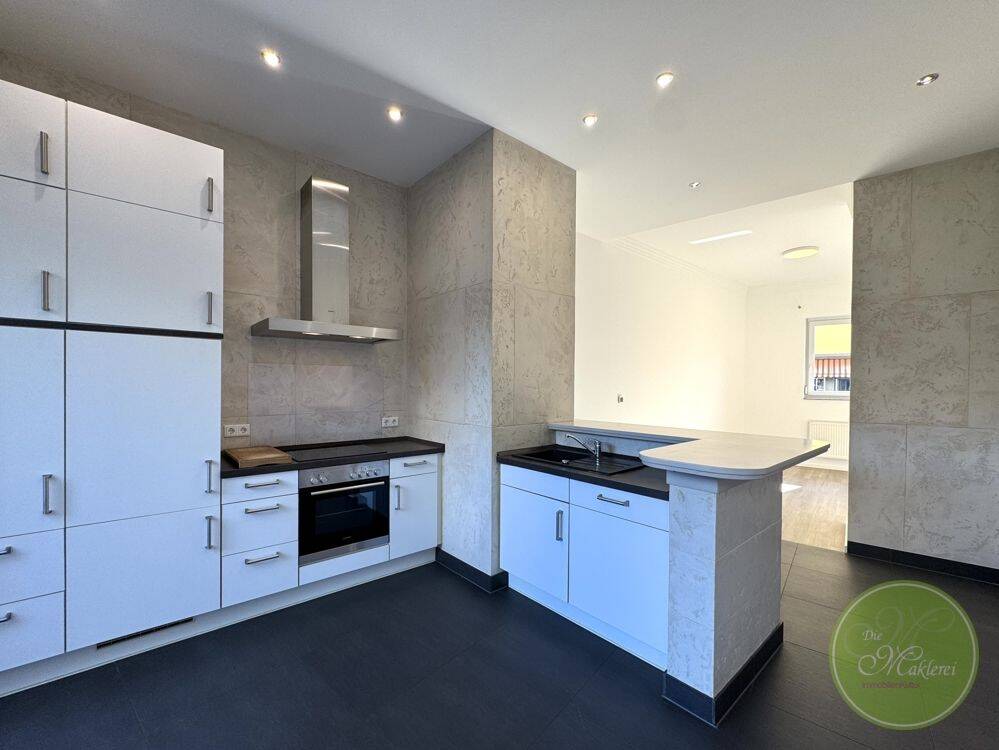 * AtmosphereLIVING * Moderne 3-Zi-Wohnung * 2025 renoviert * große Terrasse * TOP Infrastruktur *, 90443 Nürnberg
