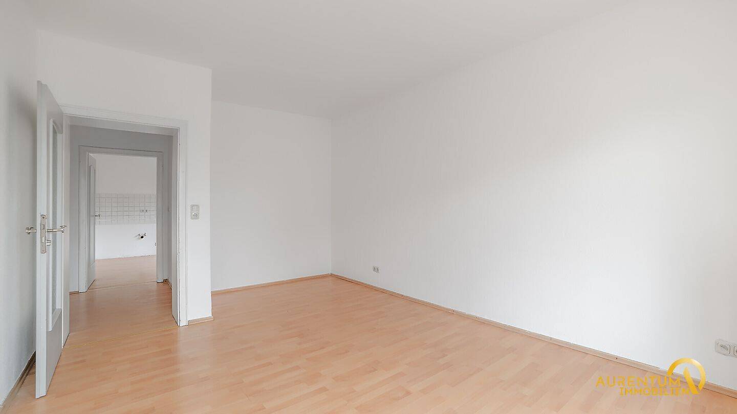 4,5 % RENDITE! -Helle 2 Zimmer Wohnung mit Balkon und Garagenstellplatz in ruhiger Lage zu verkaufen, 92421 Schwandorf