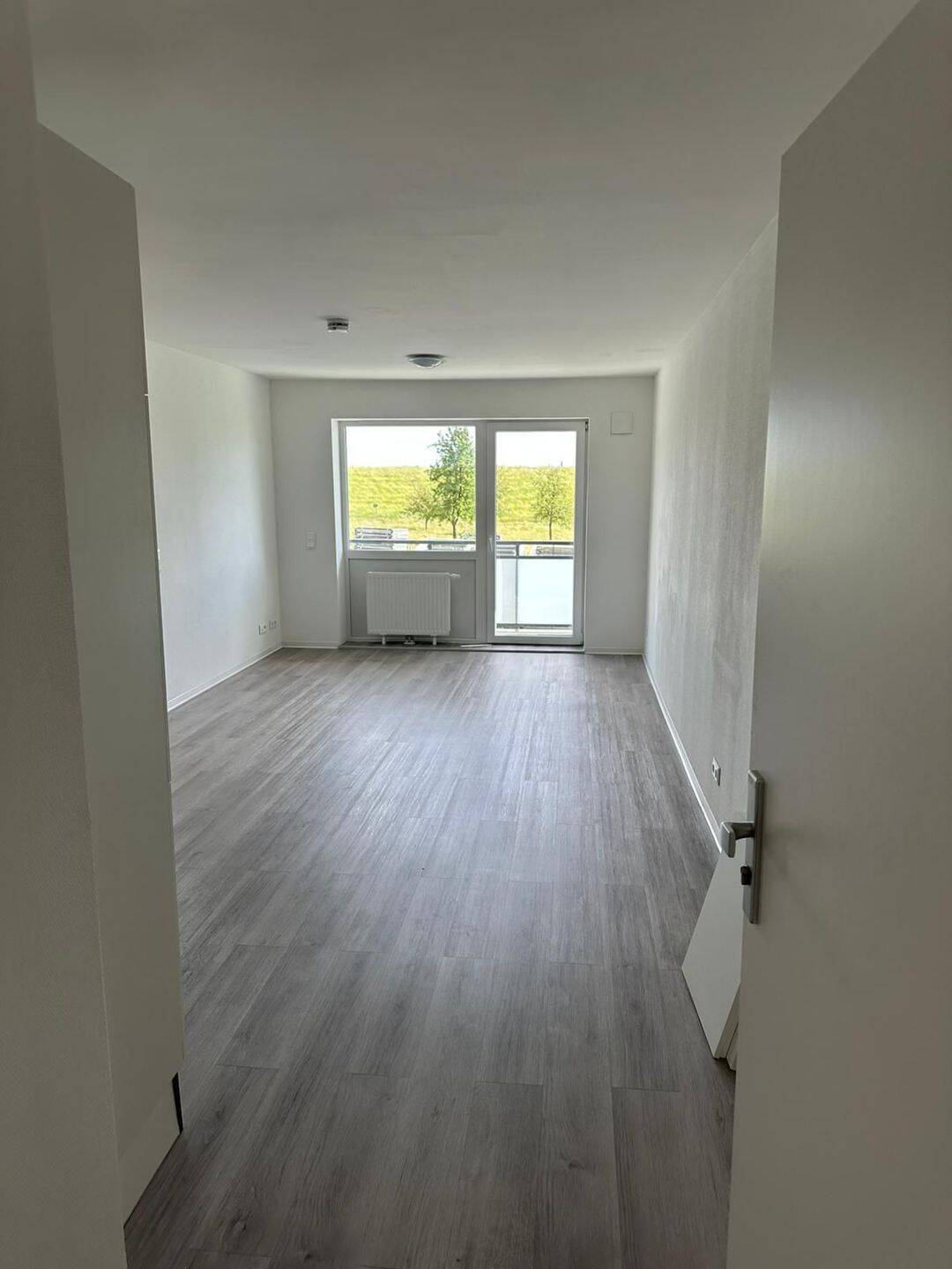 Rheinblick inklusive – 2-Zimmer Wohnung mit Balkon-, 47139 Duisburg (Beeck Beeckerwerth Untermeiderich)