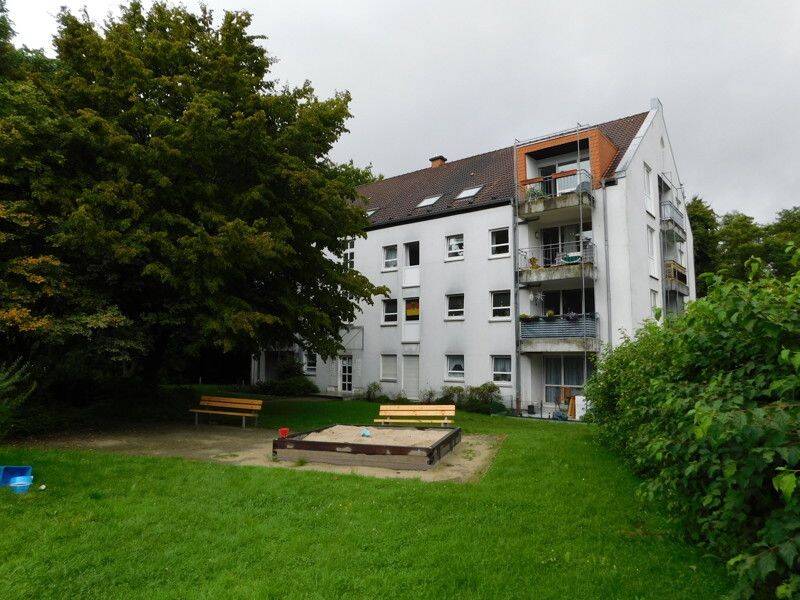 Großzügige 2-R-Wohnung mit Balkon für renovierfreudige! WBS für 2 Personen erforderlich!, 44799 Bochum (Altenbochum Querenburg Weitmar Wiemelhausen)