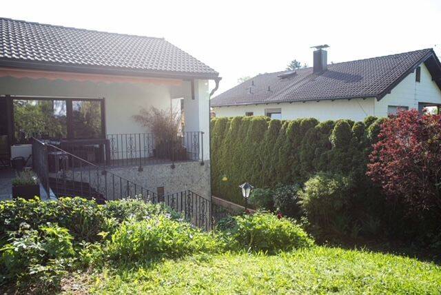 Großzügiges Einfamilienhaus mit viel Platz für Familie und Büro, 82319 Starnberg