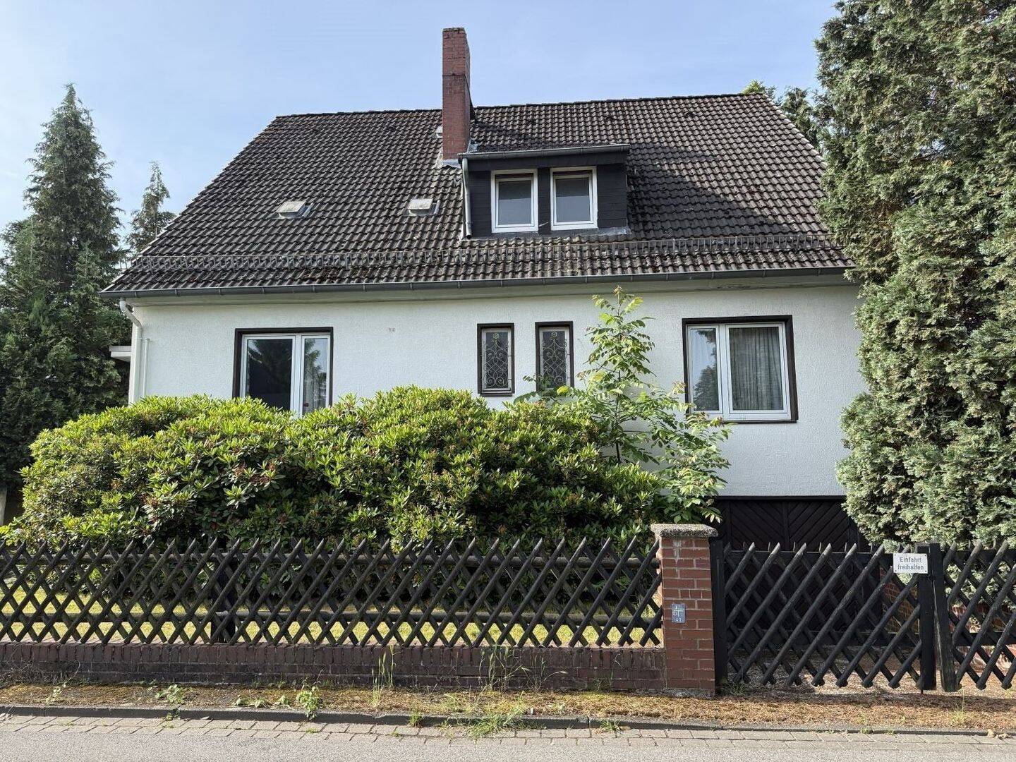 Sanierungsbedürftiges EFH mit schönem Grundstück, 30179 Hannover