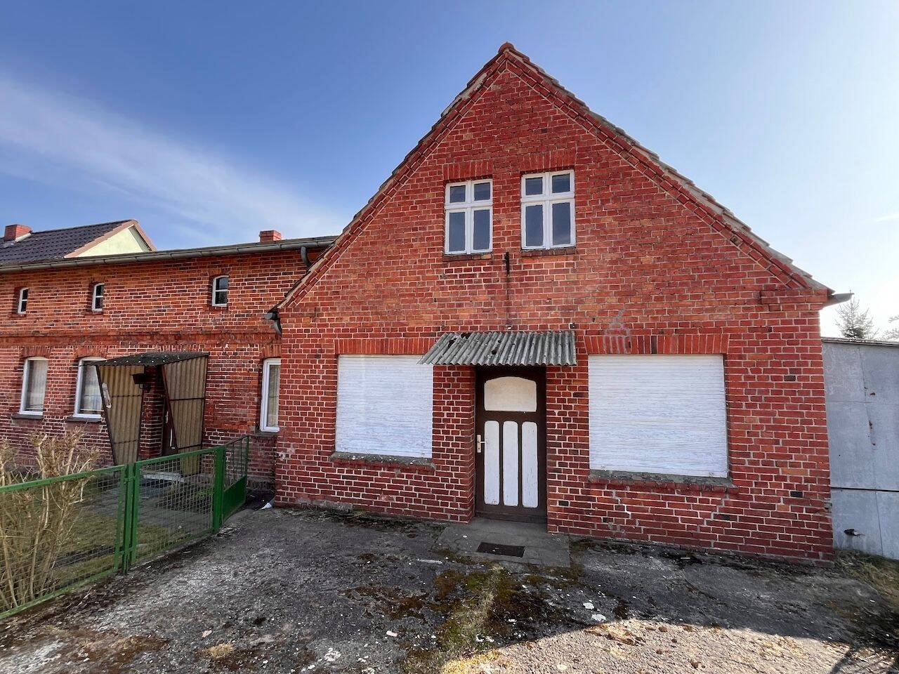 Historisches Dorfhaus mit ehemaligem Konsum, Betreiberwohnung und großem Grundstück, 16928 Groß Pankow (Prignitz)