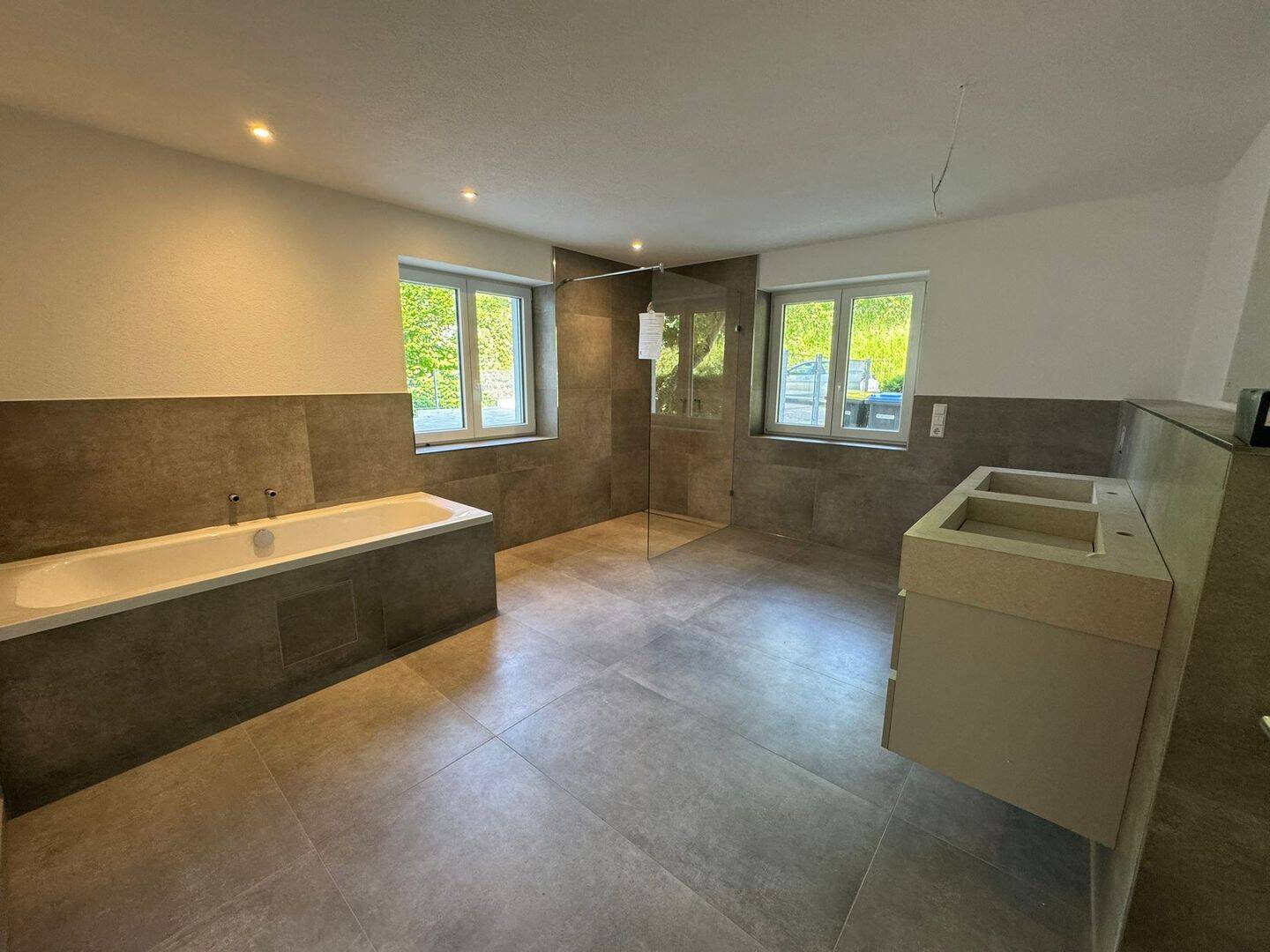 Moderne, frisch sanierte 4-Zimmer-EG-Wohnung im Herzen von Badenweiler, 79410 Badenweiler