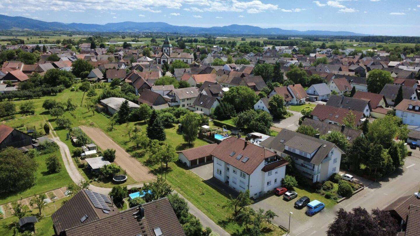 5 Wohnungen in solidem Mehrfamilienhaus im Gesamtverkauf !, 77855 Achern