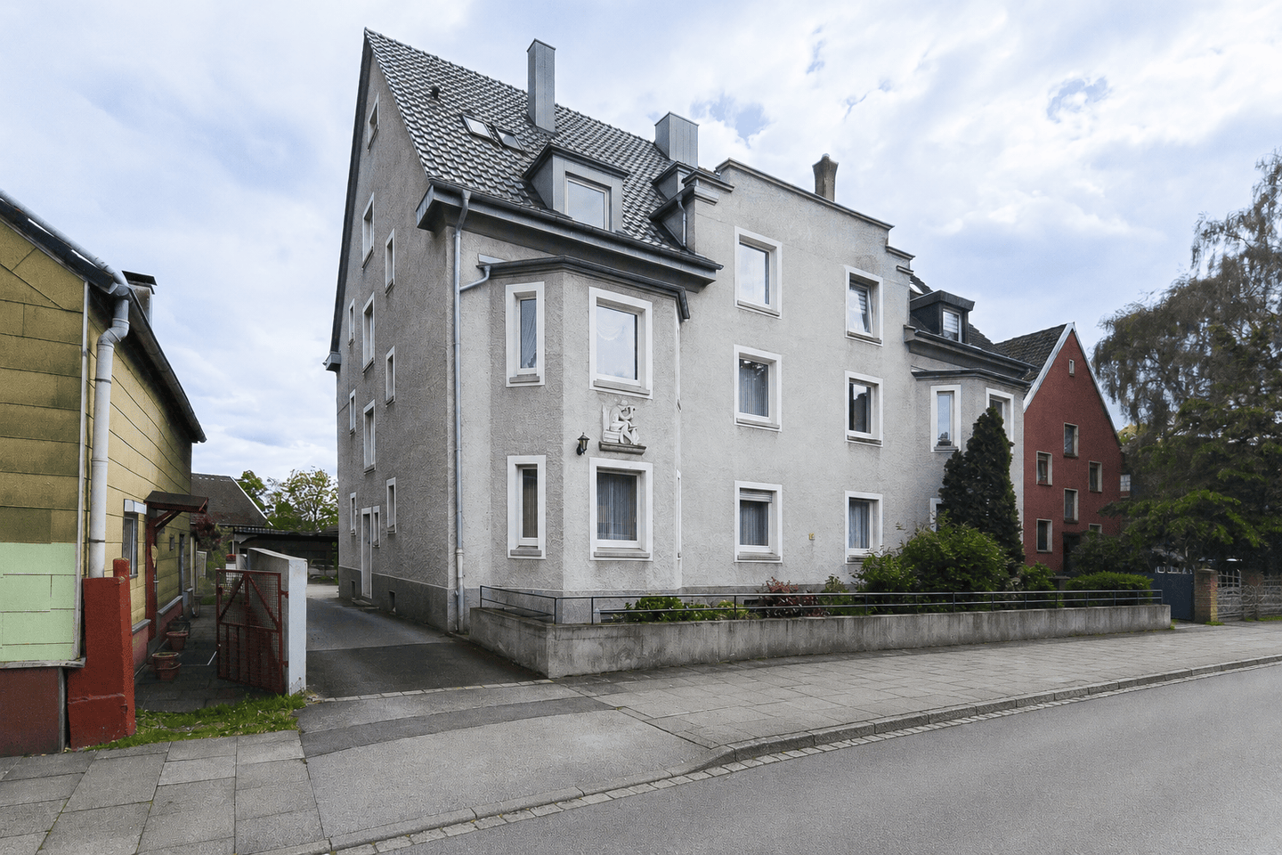 Doppelhaushälfte – 5 Einheiten – 2 Garagen – modernisiert, 44388 Dortmund
