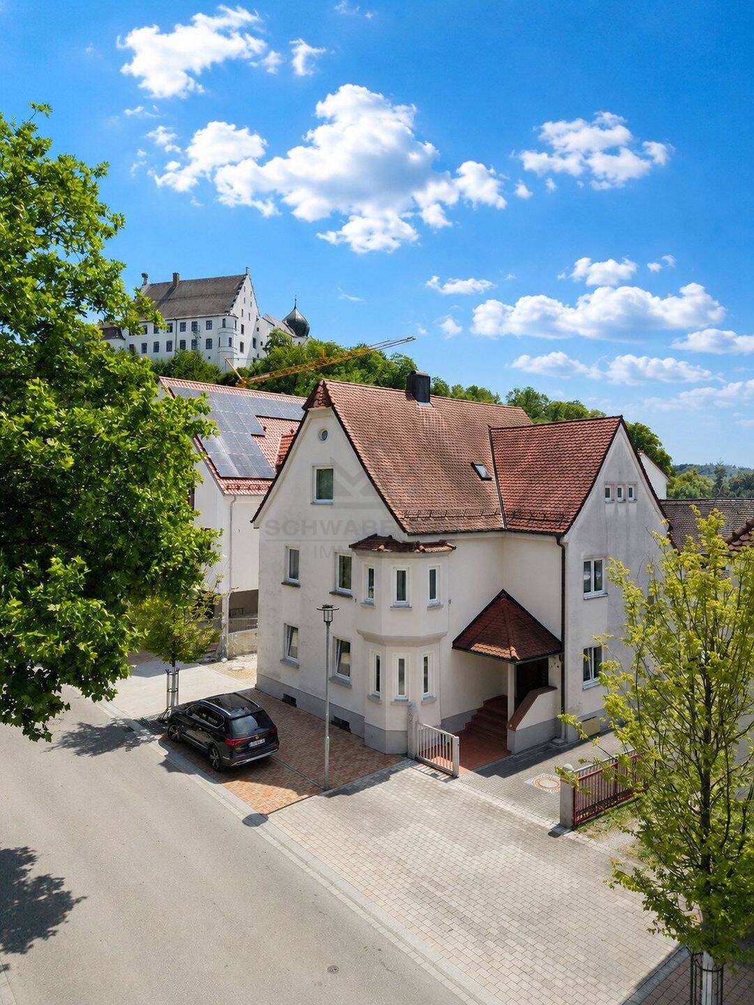 Architektonisches Juwel im Herzen von Illertissen – Verleihen Sie diesem außergewöhnlichen Dreifamilienhaus neuen Glanz, 89257 Illertissen