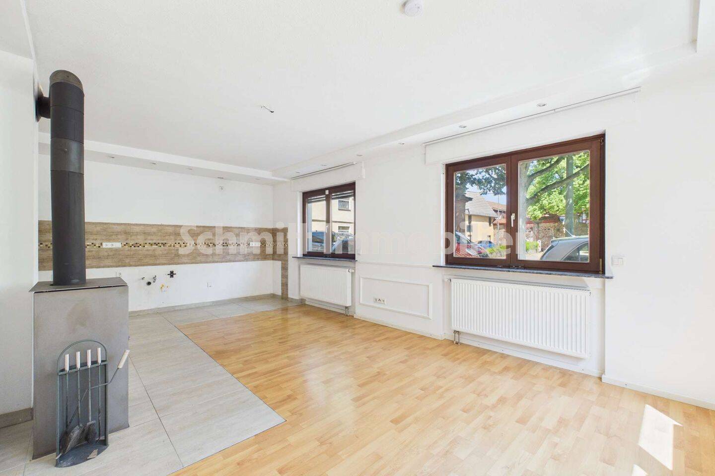 Wohnen wie im Haus: 5-Zimmer-Maisonette mit eigenem Eingang, 65931 Frankfurt am Main (Sindlingen Zeilsheim)