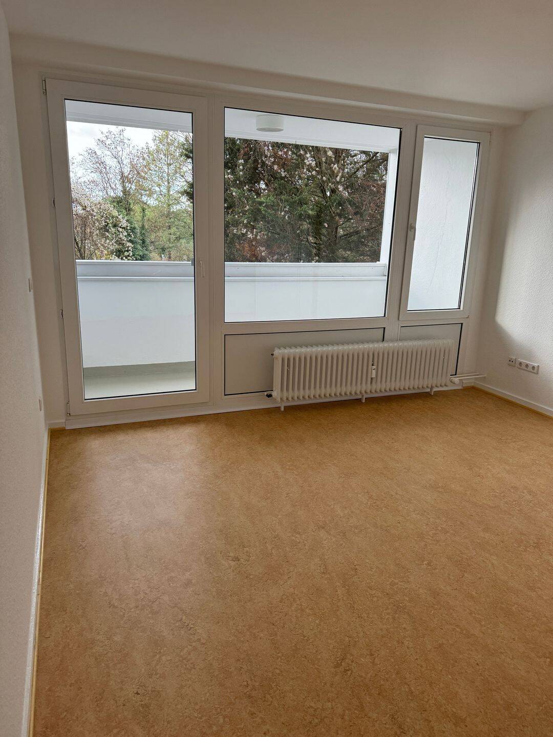 saniert und renoviert, helle 3-Zimmer-Wohnung, Bad mit Fenster, 51109 Köln (Kalk Brück Merheim Neubrück Ostheim)