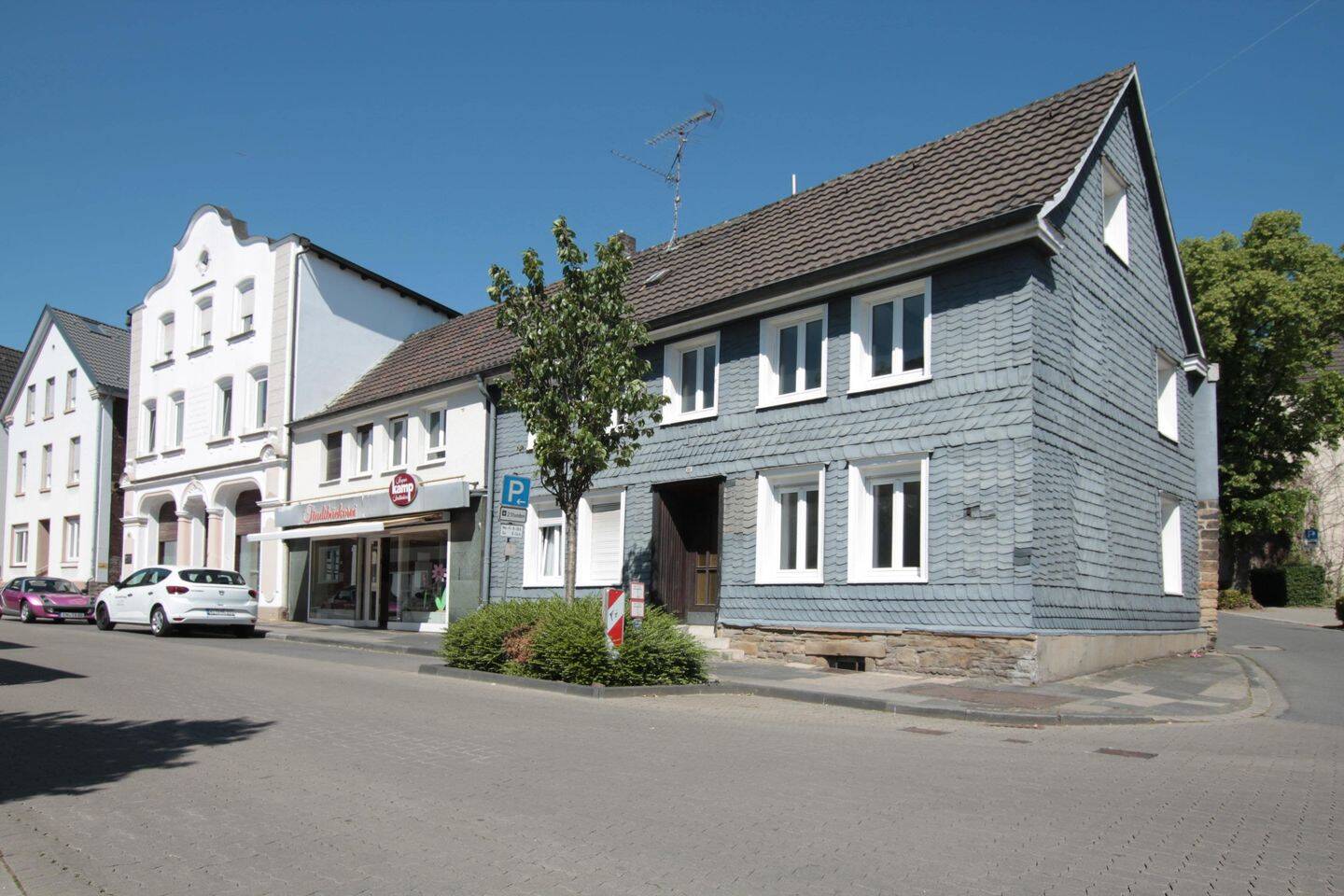 Wohn- und Geschäftshaus mit rd. 128 m² großer Wohnung, Garagen und Garten  für die Käufer in Altwetter, 58300 Wetter (Ruhr)
