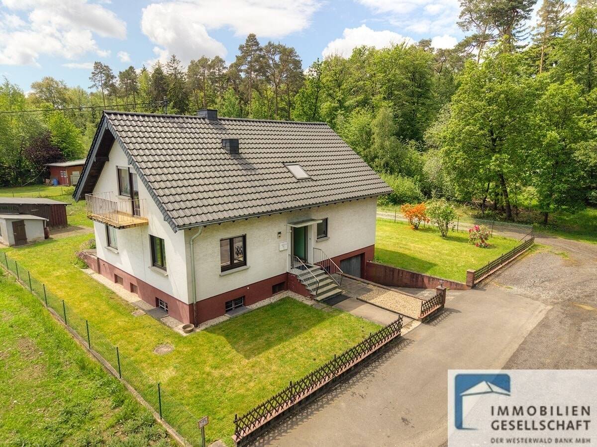 Geräumiges Zweifamilienhaus in einzigartiger Waldrandlage von Dürrholz-Muscheid!, 56307 Dürrholz