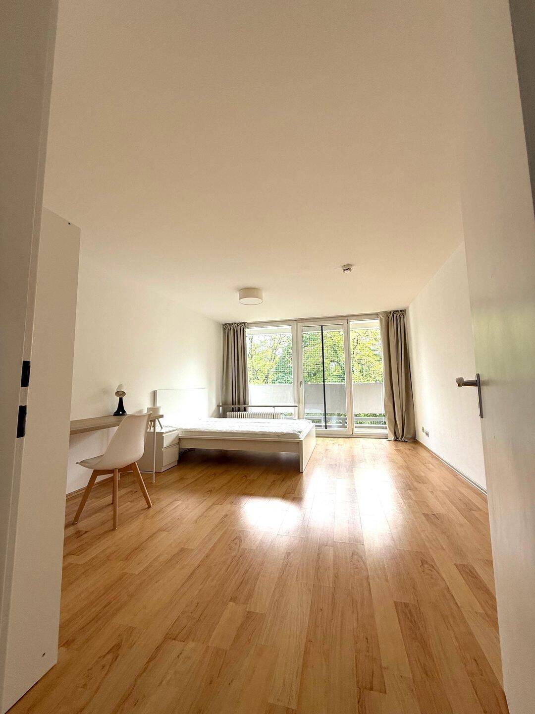 Möbliertes WG-Zimmer in Neuhausen/Moosach – Balkon, Top Lage, All-In Miete, 80637 München (Moosach Neuhausen-Nymphenburg)