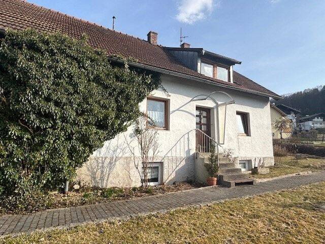 Sanierungsobjekt mit traumhafter Aussicht, 93167 Falkenstein