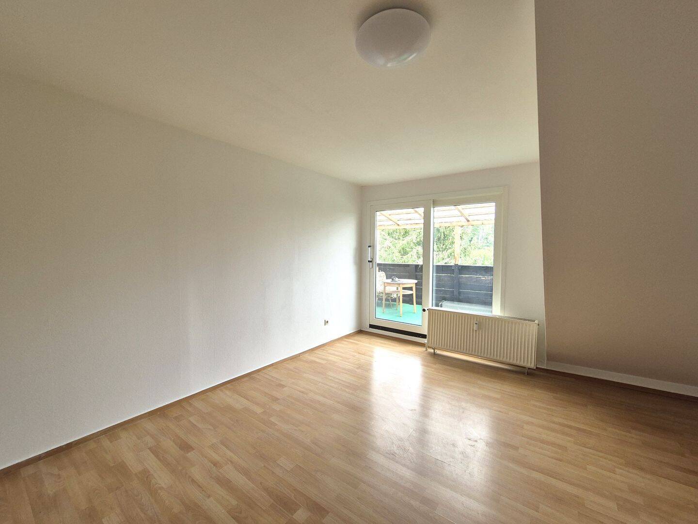 renovierte 2 Zimmer Dachgeschoss Wohnung mit Balkon, 38700 Braunlage