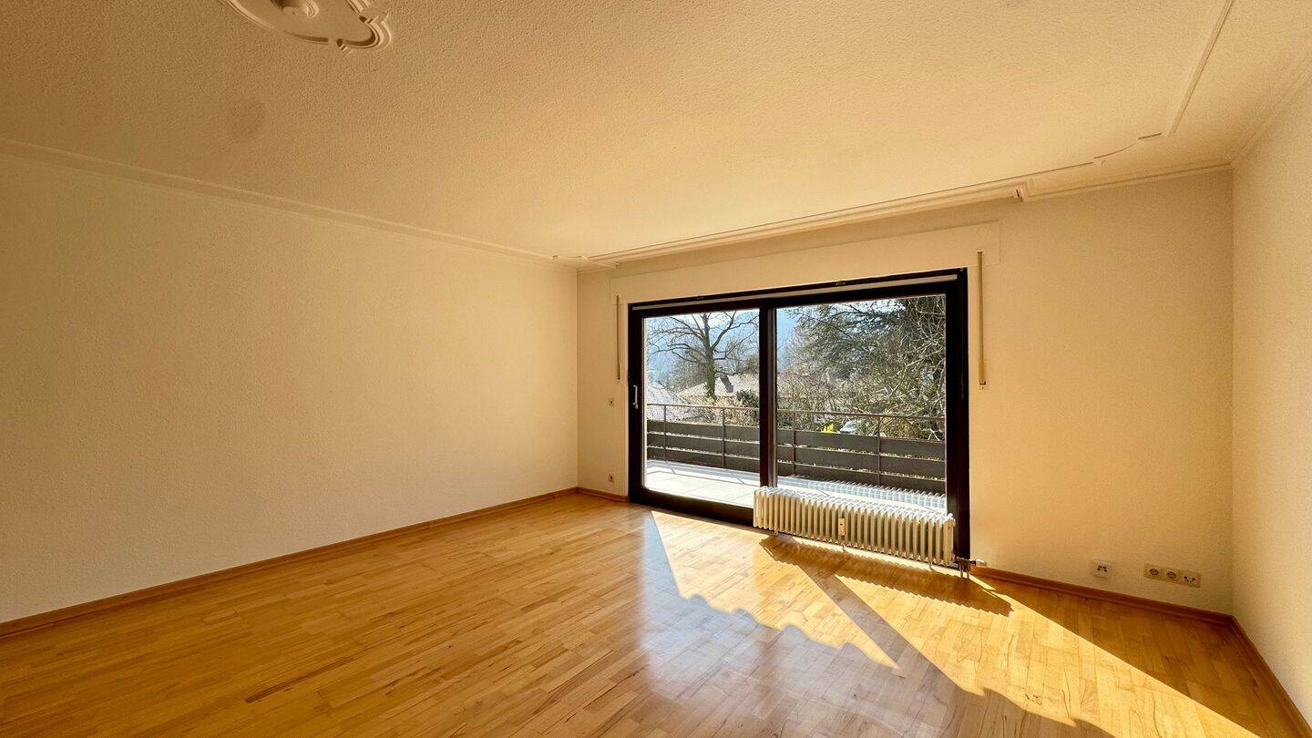 Renovierte 3 Zimmer Wohnung in sonniger Wohnlage am Fuße des Annabergs, 76530 Baden-Baden (Ebersteinburg Innenstadt Lichtental Varnhalt Weststadt)
