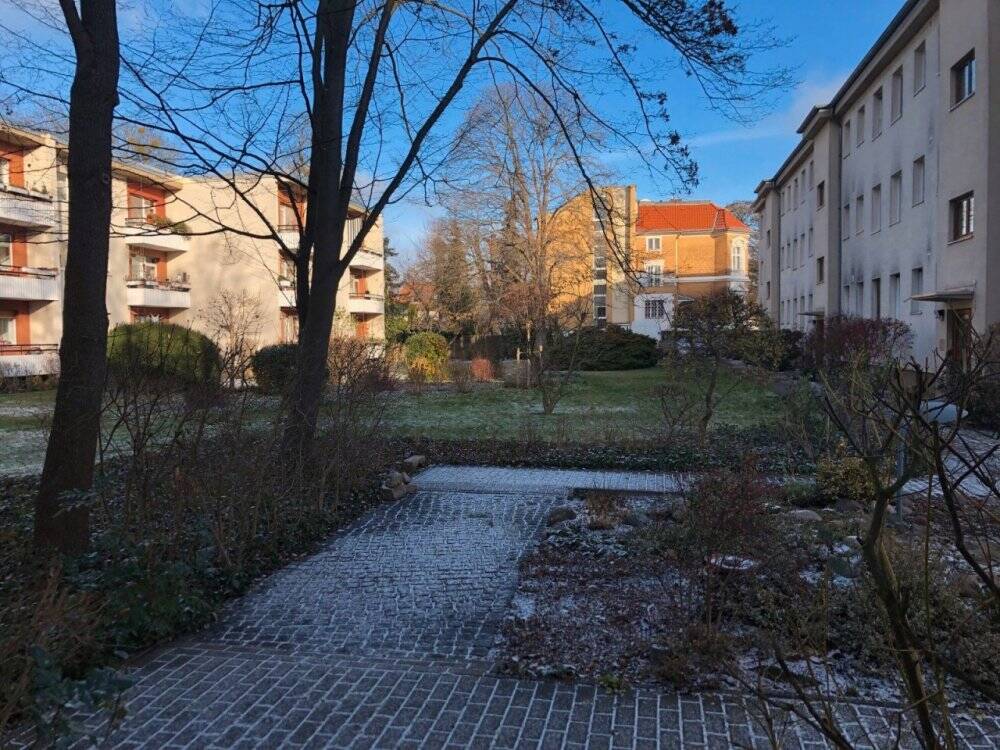 Helle 3 Zimmer-Wohnung in begehrter und grüner Wohnlage, Süd-West-Balkon, Einbauküche, 12207 Berlin (Steglitz-Zehlendorf Lichterfelde)