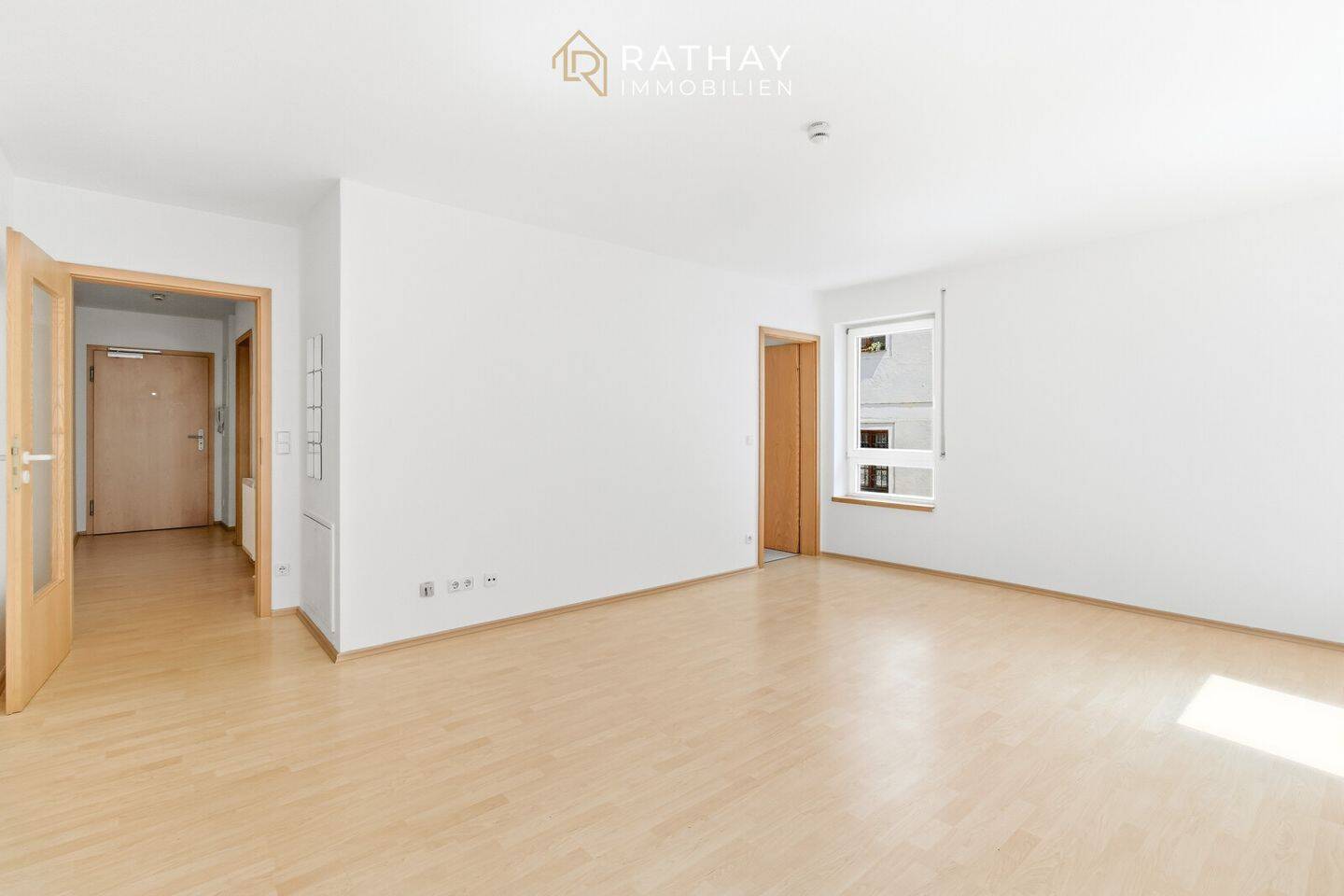 Altstadtnah wohnen mit Gartenflair – bezugsfreie Stadtwohnung mit Gemeinschaftsgarten & Tiefgarage, 93059 Regensburg