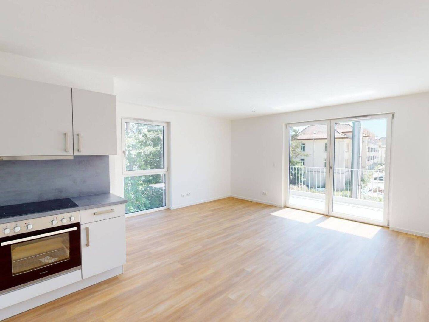 MODERNES WOHNEN IN VILLINGEN-SCHWENNINGEN: Lichtdurchflutete 3-Zimmer-Neubauwohnung mit Balkon und EBK, 78048 Villingen-Schwenningen