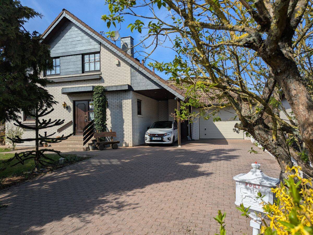 Großer Garten, Kamin, Terrasse, Garage, Carport – ideal für Familien mit Einliegerwohnung., 38461 Danndorf