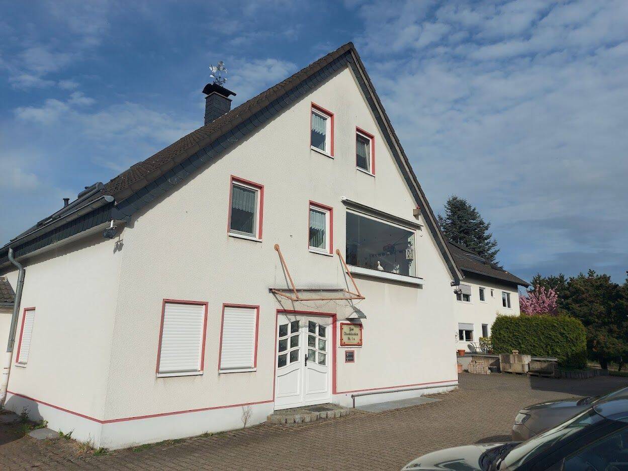 Einfamilienhaus · 180 qm · m. Sout. WHG in Lev.-Berg. Neukirchen, 51381 Leverkusen (Bergisch Neukirchen Lützenkirchen Quettingen)