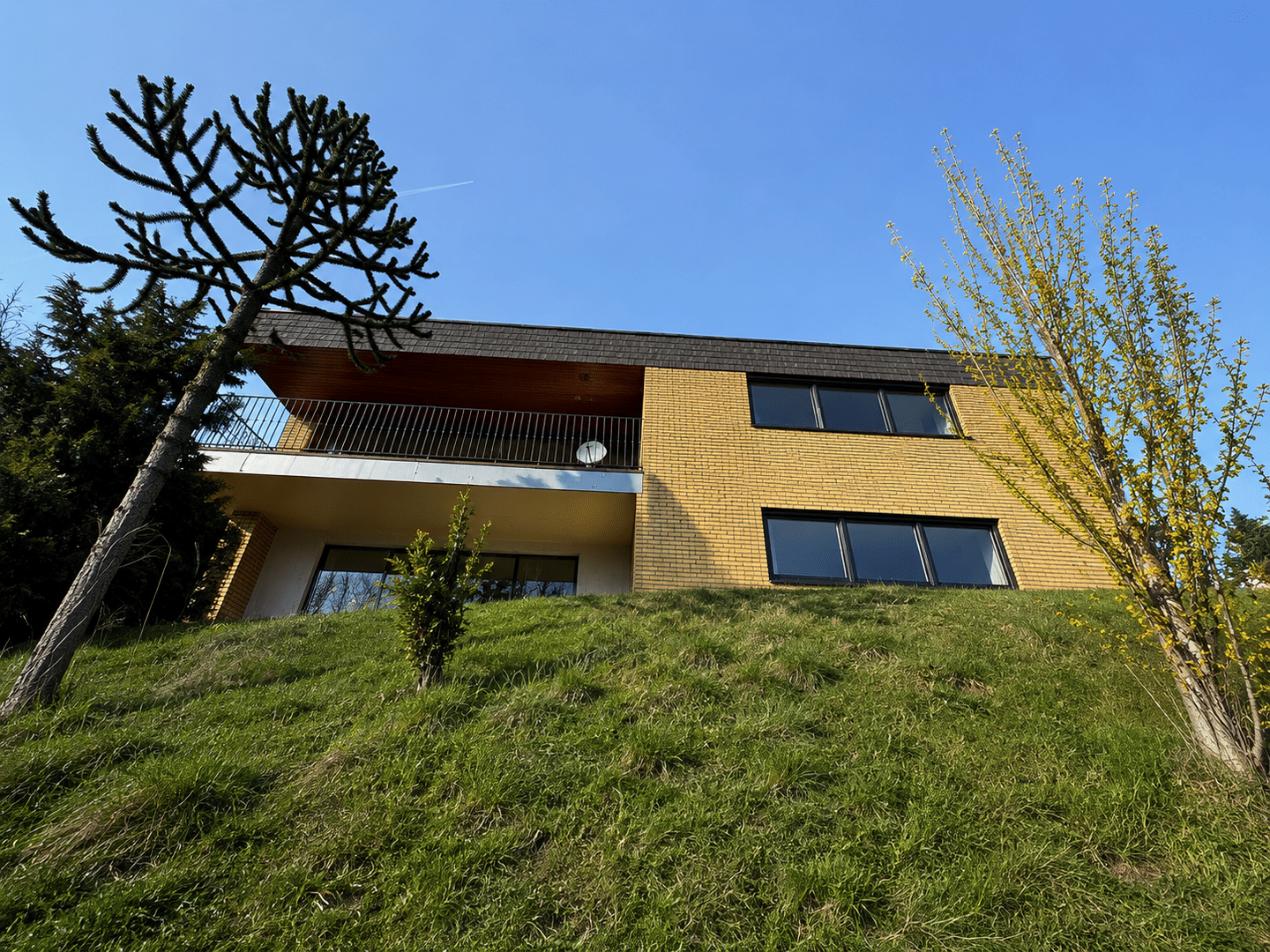 Platz für Ihre Ideen – Sanierungsbedürftiger Bungalow mit Einliegerwohnung in Pluwig., 54316 Pluwig
