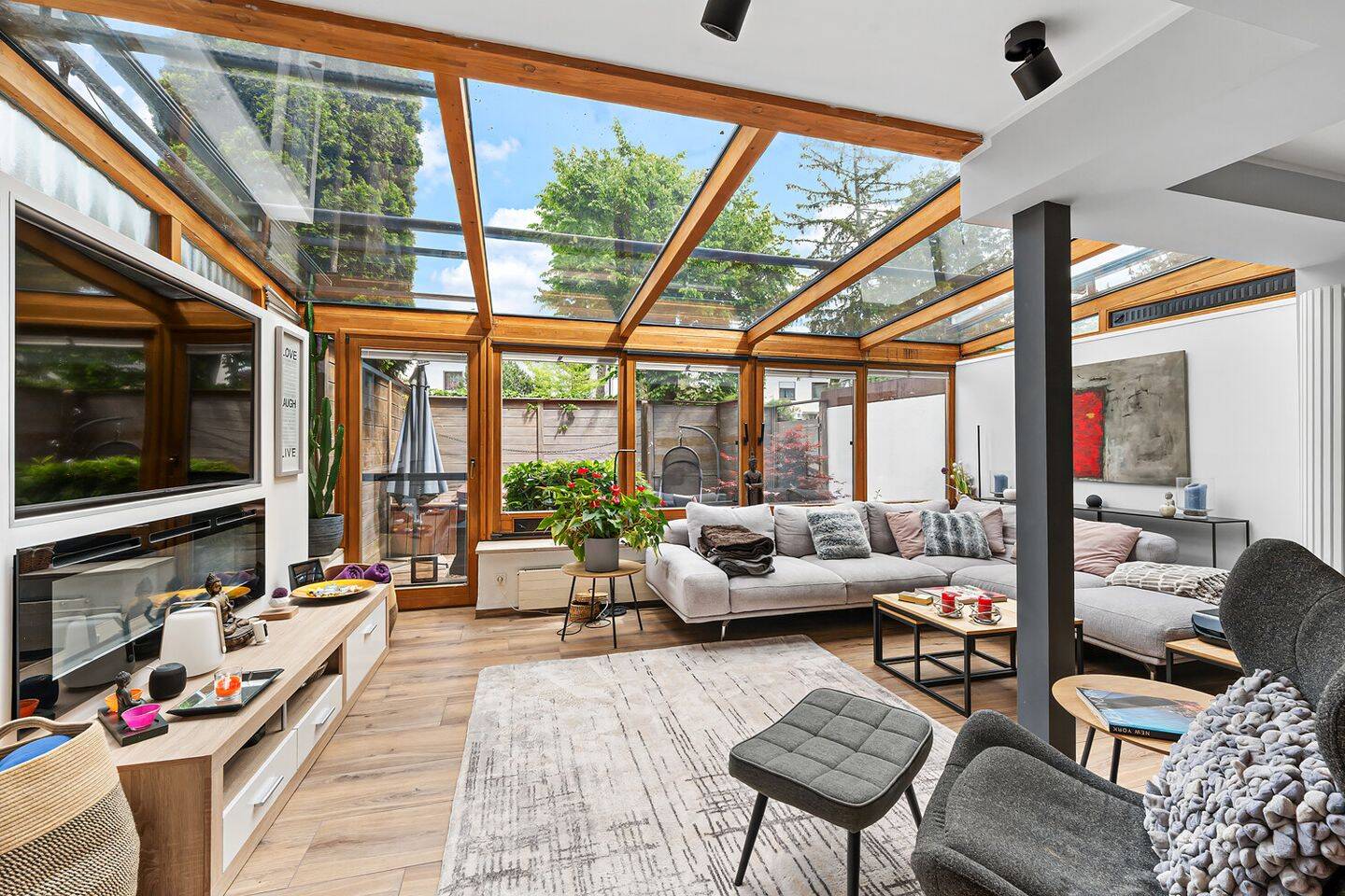 Modernisiertes Quattrohaus mit sehr großem Süd-Garten – ideal für Paare oder Familien mit Kindern, 81249 München (Allach-Untermenzing Aubing-Lochhausen-Langwied Pasing-Obermenzing)