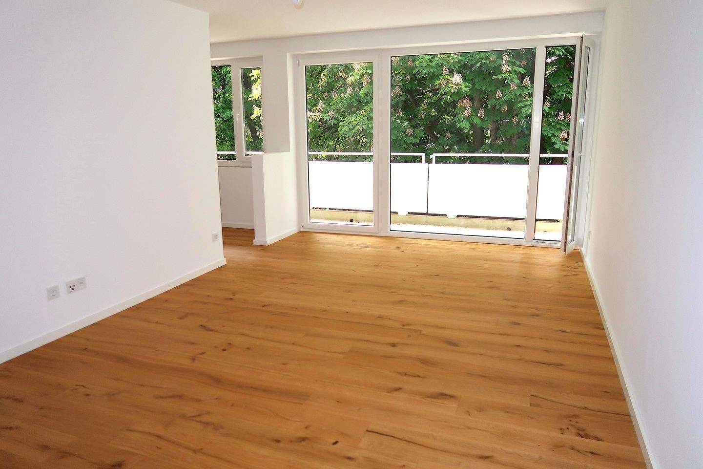 „Lichtdurchflutete 3-Zi.-Wohnung direkt an den Parkanlagen am Christoph-von-Gluck-Platz*großer Westbalkon*Idylle pur**, 80807 München (Milbertshofen-Am Hart Schwabing-Freimann)