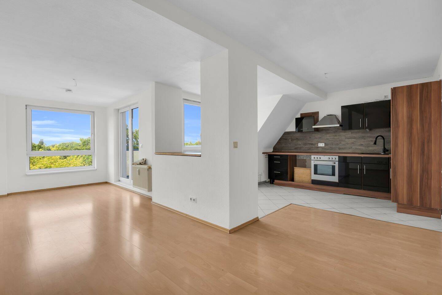 Über den Dächern von Weißensee – Dachgeschosswohnung mit Balkon und Terrasse, 13088 Berlin (Pankow)