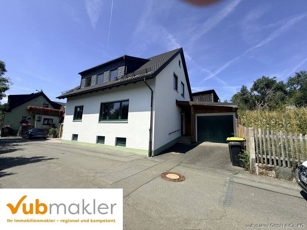 Modernisiertes Einfamilienhaus mit 5 Zimmern und 622 m² Grundstück in Selbitz, 95152 Selbitz