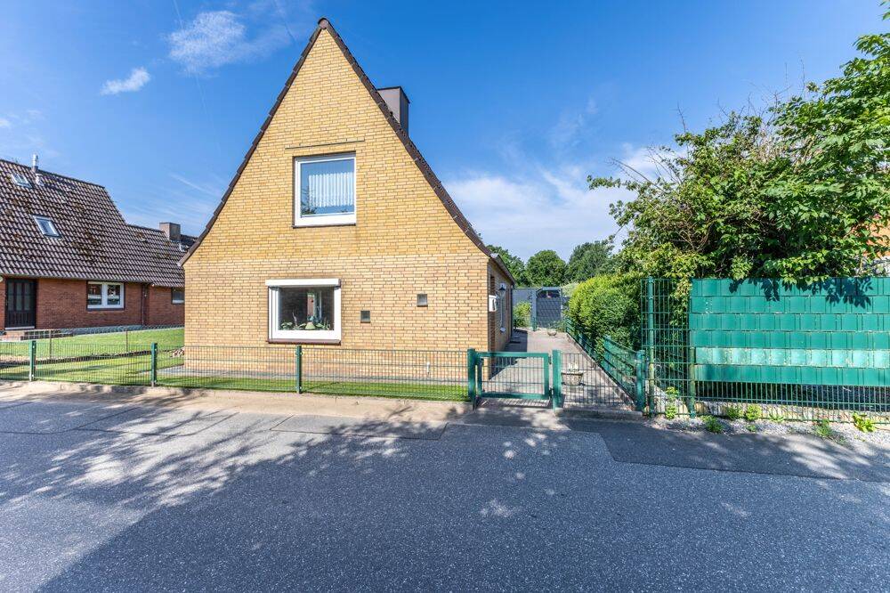 Gepflegtes Einfamilienhaus in herrlicher Wohnlage in Delve, 25788 Delve