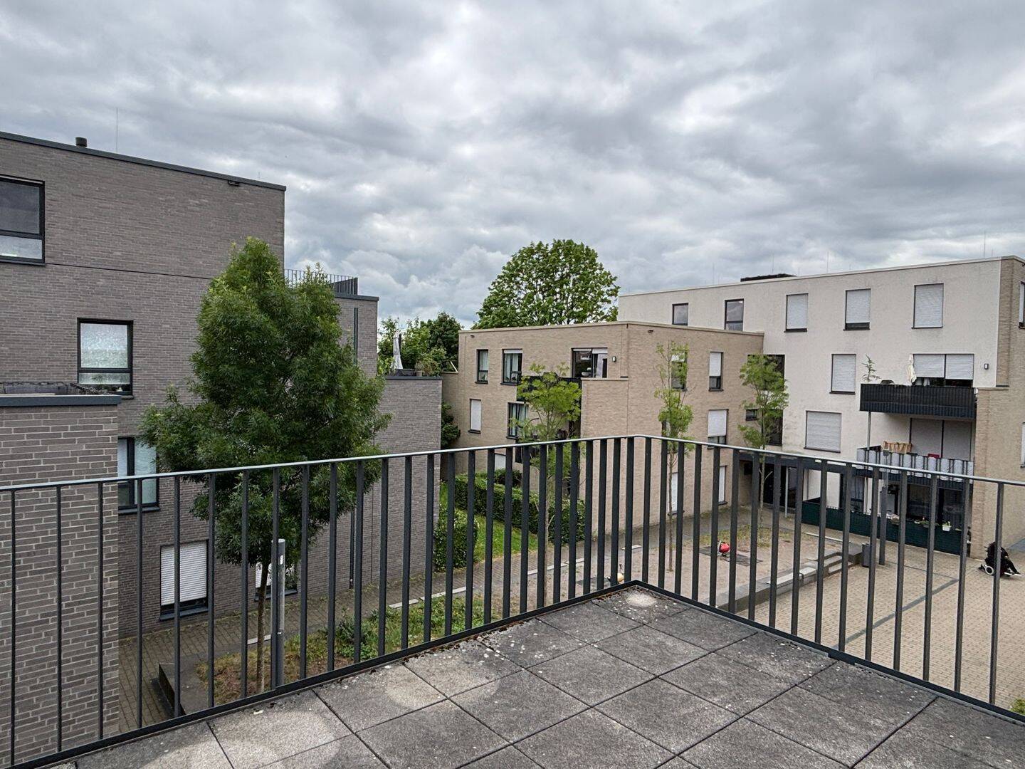 Hochwertige 3-Zimmer-Wohnung mit Balkonblick und Aufzug in Köln, 51109 Köln (Kalk Brück Merheim Neubrück Ostheim)