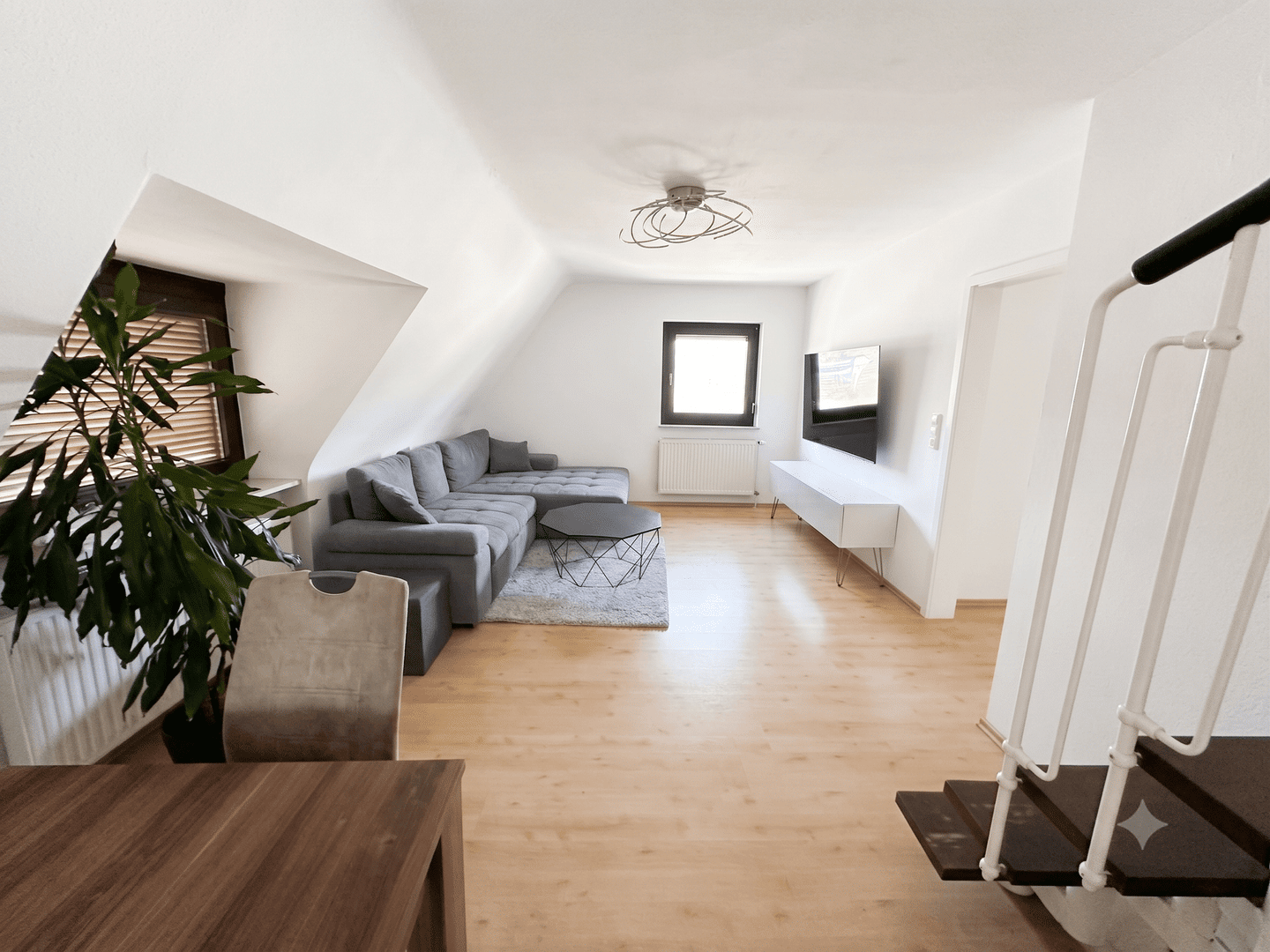 Falkenheim/Gartenstadt 3 Zimmer Wohnung mit Balkon u. Küche, 90469 Nürnberg (Falkenheim Gartenstadt Kettelersiedlung Langwasser Rangierbahnhof)