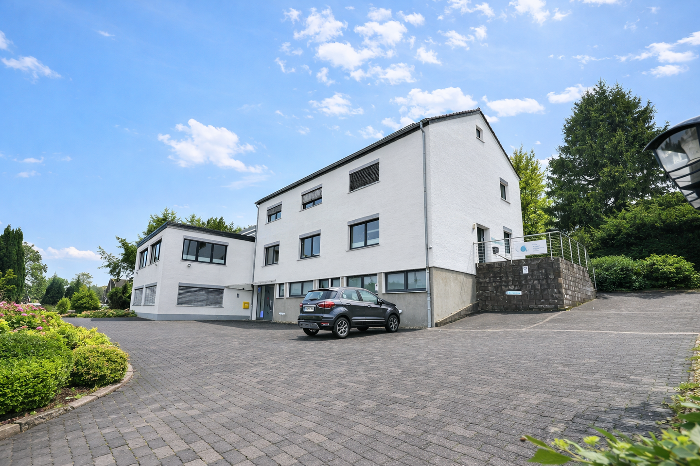 7,4% Renditepotential realisierbar! Laufend top modernisiert, energetisch saniert super zentral., 51702 Bergneustadt