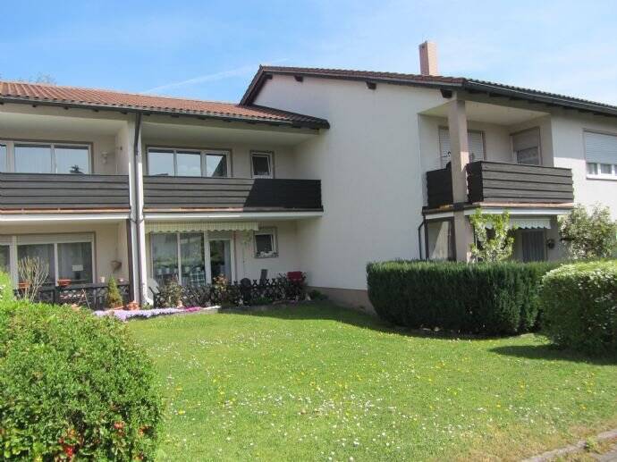 Renovierte 2-Zimmer-Wohnung mit Balkon in Rödental langfristig zu vermieten., 96472 Rödental