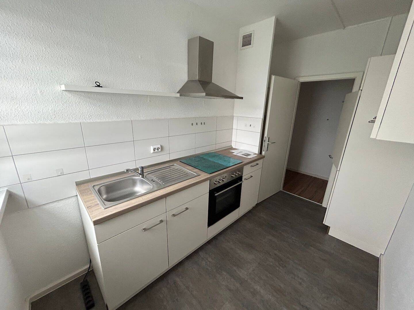 Mit Einbauküche und Balkon! Jetzt Malerbonus sichern!, 6449 Aschersleben