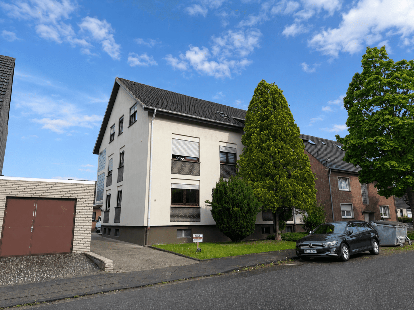 Attraktives Mehrfamilienhaus mit Entwicklungspotenzial in Mönchengladbach, 41238 Mönchengladbach