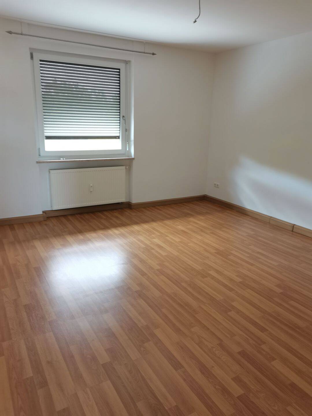 Sonnige & gepflegte 3-Zimmer-Wohnung mit Balkon – in Schweinfurt (nahe Musikerviertel) inkl. Einbauküche zu vermieten. Innenstadtnähe!, 97421 Schweinfurt