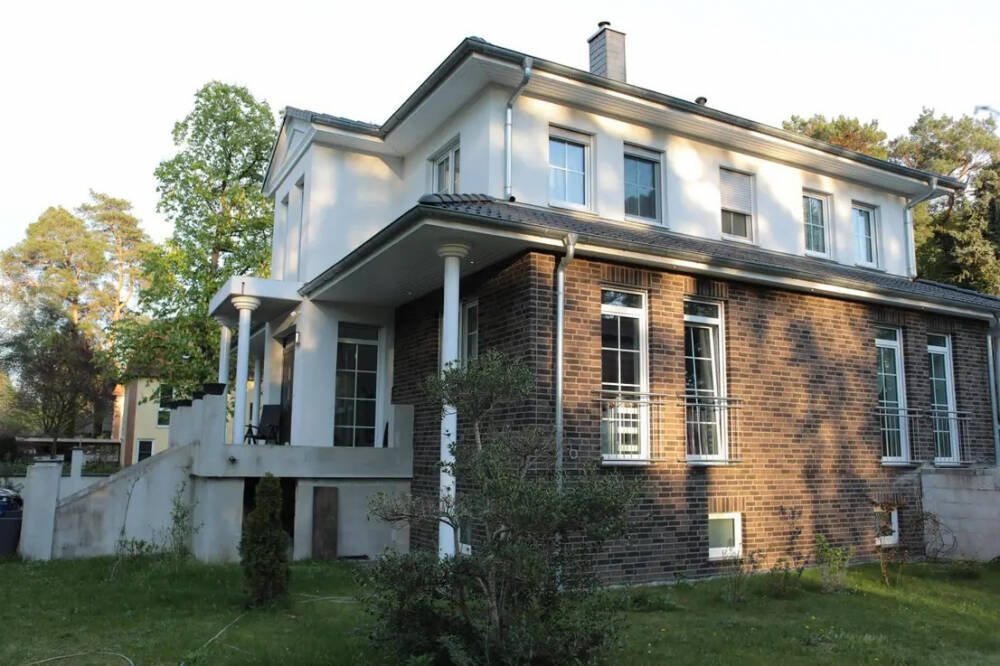Frei stehendes Villen-Einfamilienhaus mit großem Grundstück und gehobener Innenausstattung in Falkensee, 14612 Falkensee