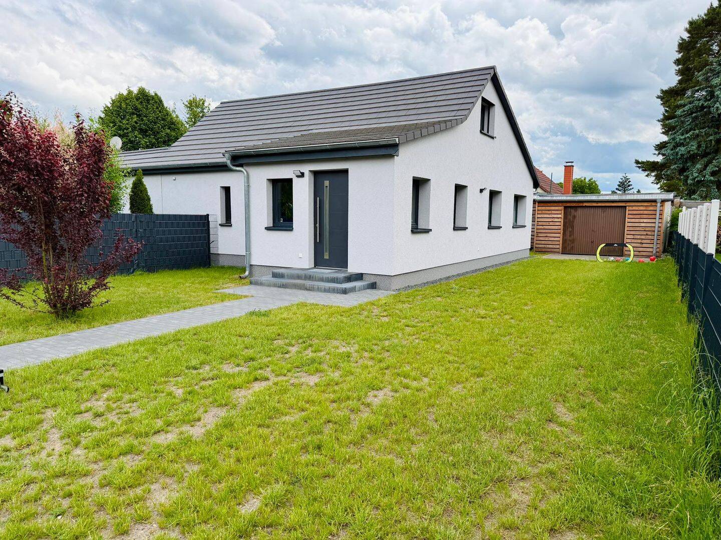 Modernisiertes Einfamilienhaus mit Sonnenterrasse, Garten und Garage in Oranienburg-Lehnitz, 16515 Oranienburg