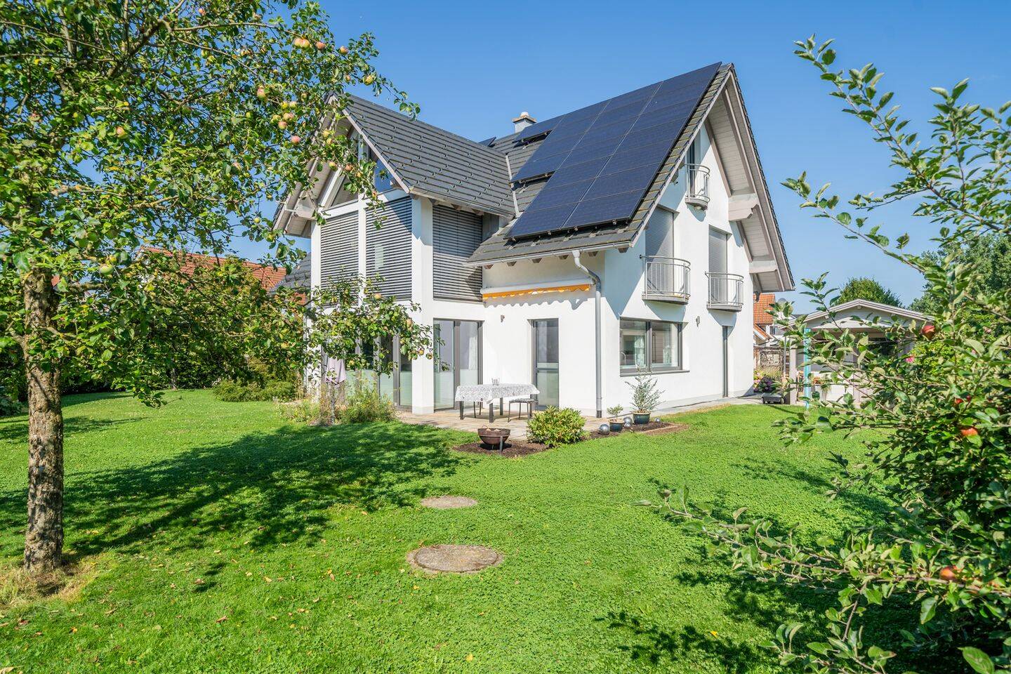 Stilvolles, energieeffizientes Einfamilienhaus mit Doppelgarage am Ortsrand von Buchloe!, 86807 Buchloe