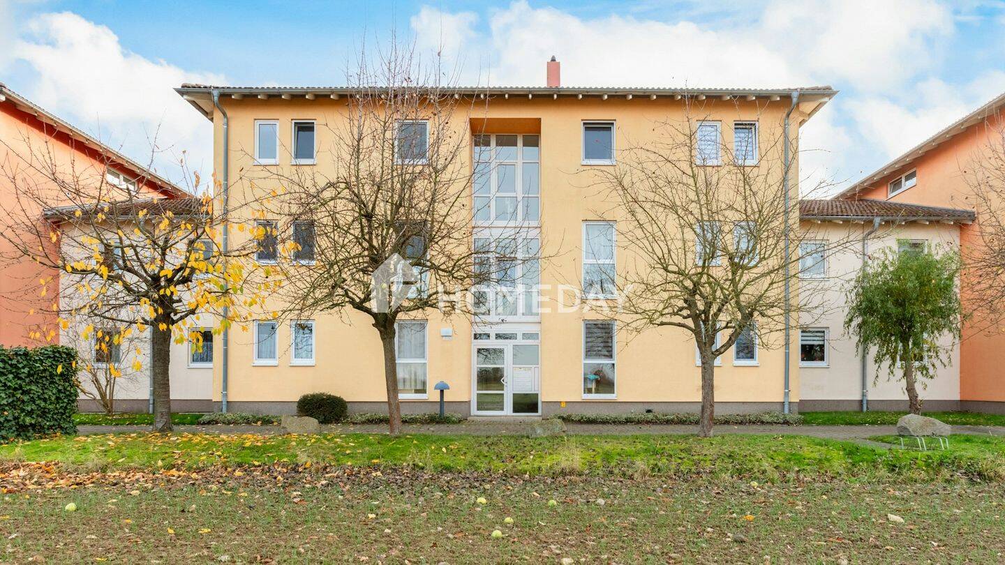 Lichtdurchflutetes Wohnglück: großzügige Dachgeschoss-Oase mit Süd-Loggia und Stellplatz, 4824 Brandis