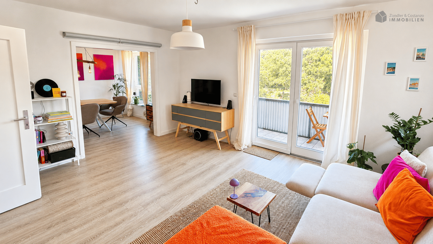 Schöne, helle 3,5-Zi.-Wohnung in begehrter Wohnlage* tolle Aussicht*EBK* Garage*, 70327 Stuttgart